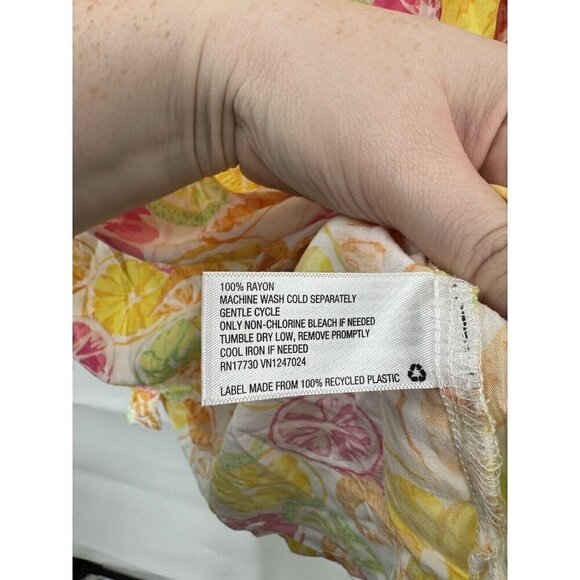 NEW Goodiefellow Fruit Print Summer Pool Side Vacation Standard Fit Medium Top - Picture 7 of 9